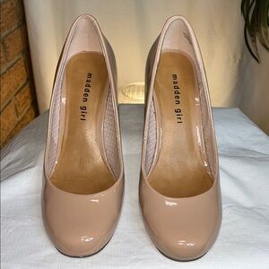 Madden Girl Unify Pumps in a beige/nude patent finish. 7.5